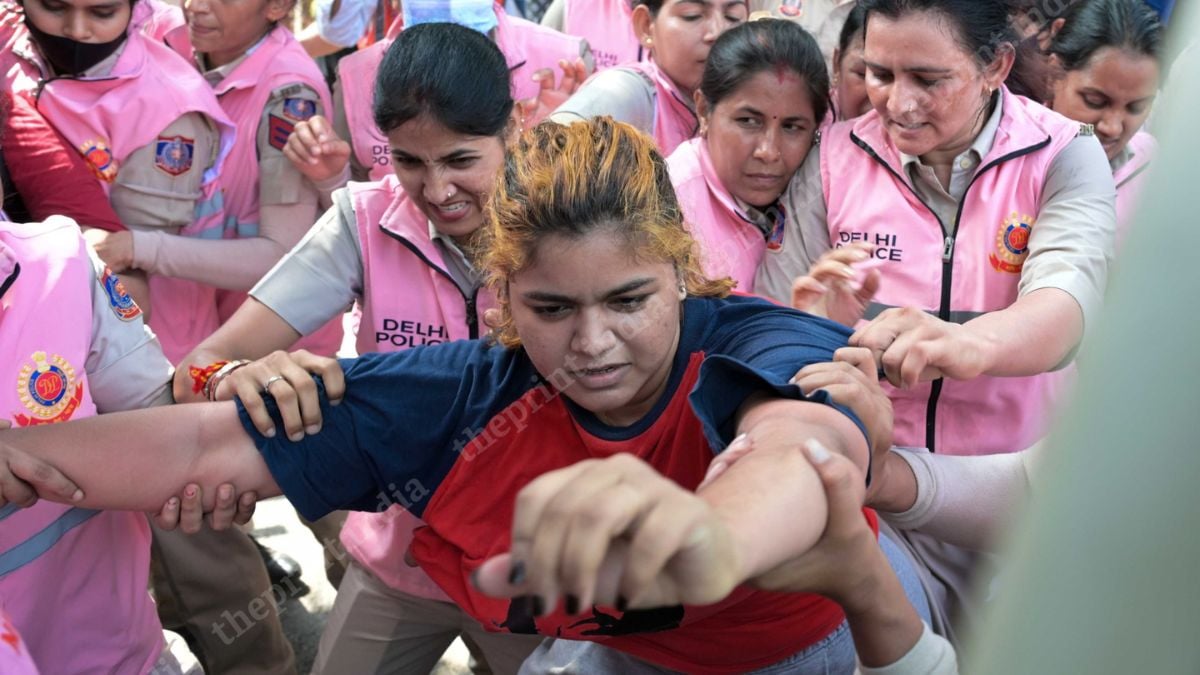 Around 3,500 detained in anti-CEC protests in Delhi, cops say detentions could last 'up to 24 hours'